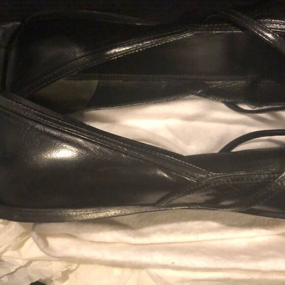 Prada Black Leather Criss-Cross Pointed Flats with Bow – Size 36.5 (Fits Like 7) - Picture 3 of 8